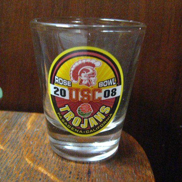 🏈 USC Trojans 2008 Rose Bowl Football Shot Glass - Picture 2 of 6